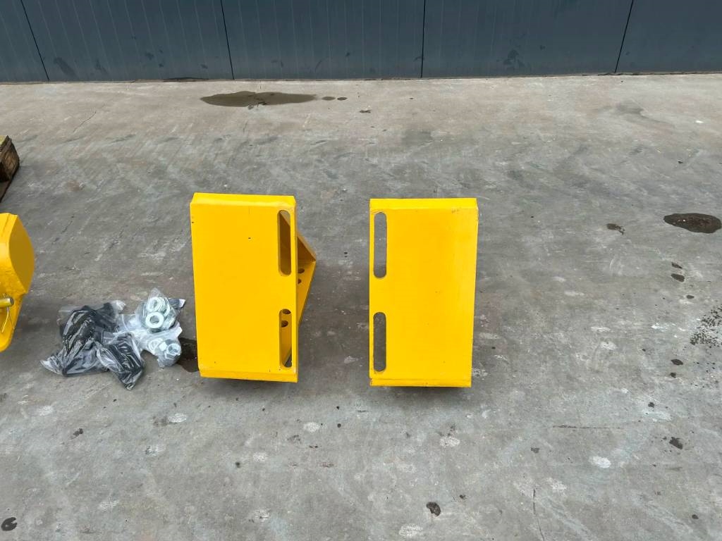 Komatsu D39 2025 905310 D39 2025 0 image 4
