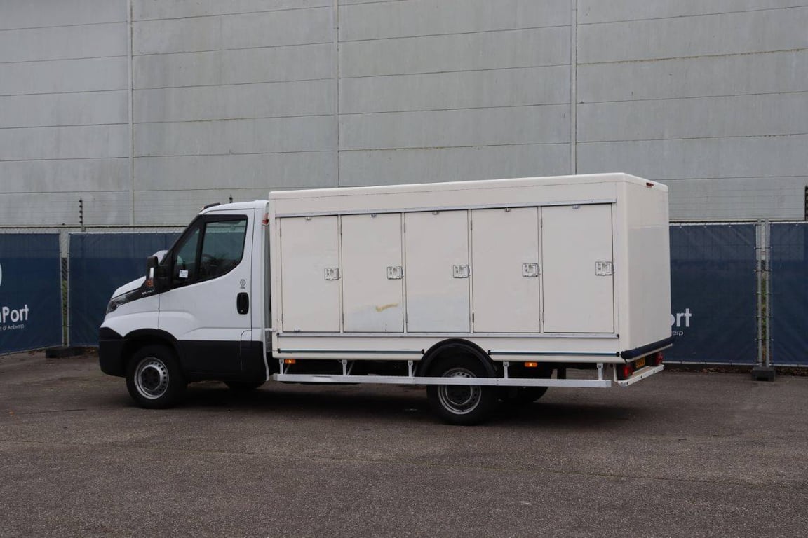 Iveco 35S13 Diesel Box Truck 2016 2016 35S13 2016 1 image 4