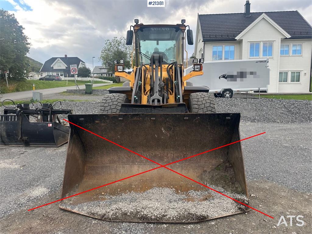 Volvo L90E wheel loader. WATCH VIDEO. 2006 21381 L90E wheel loader. WATCH VIDEO. 2006 1 Wheel Loaders image 9