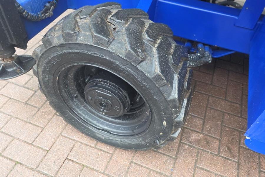 Haulotte H12SX Diesel, 4x4 Drive, 12m Working Height, 700kg 2004 HAULOTTE - H12SX - 90084 H12SX Diesel, 4x4 Drive, 12m Wor...