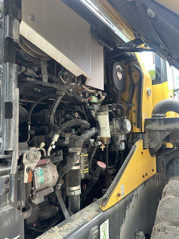 Heavy machinery product image - Image 10 of 15