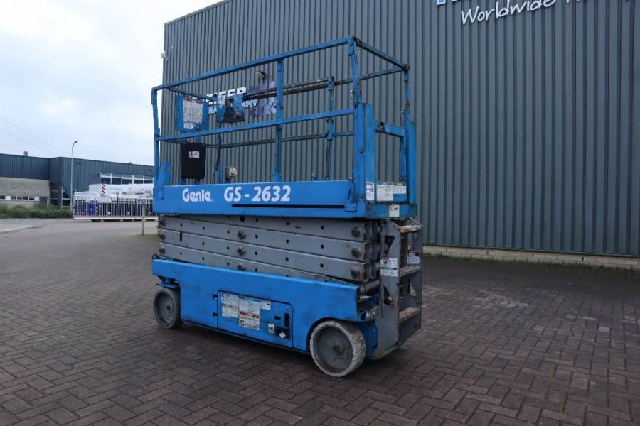 Genie GS2632 Electric, Working Height 10m, 227kg Capacit 2006 GENIE - GS2632 - 62759 GS2632 Electric, Working Height 10m, ...