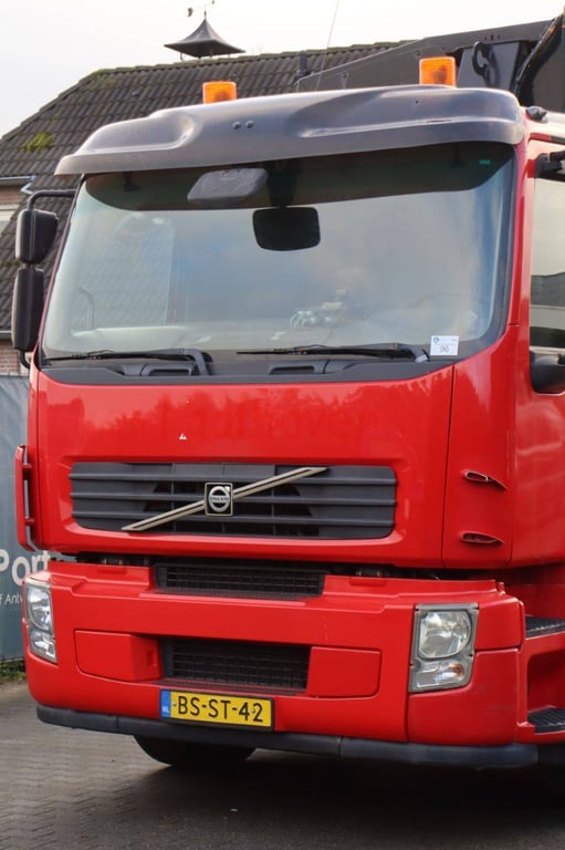 Waste collection truck Volvo FE S 6X2 R Diesel 2007 2007 FE S 6X2 R 2007 1 image 9