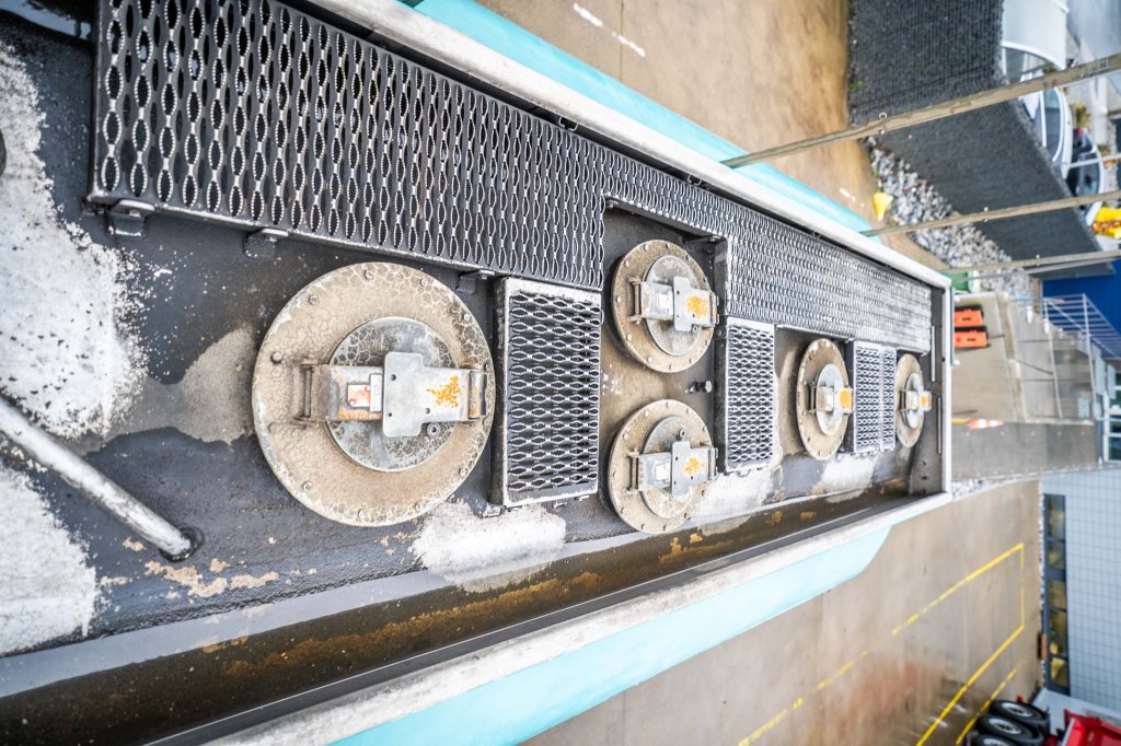 RENAULT MIDLUM 270 DXI + MAGYAR ALU 11000L+5COMP. 2007 E64987 Renault MIDLUM 270 DXI + MAGYAR ALU 11000L+5COMP. 2007 1 ima...