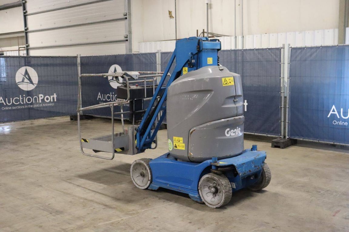 Genie GR26J Electric Mast Lift 9.90m 2016 2016 GR26J 2016 1 image 4