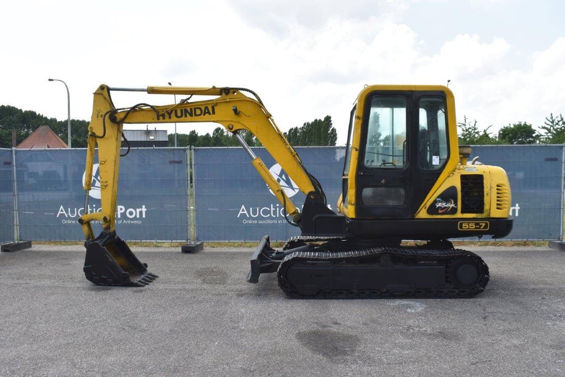 Hyundai R55-7 Diesel Crawler Excavator R55-7 1 Crawler Excavators image 2