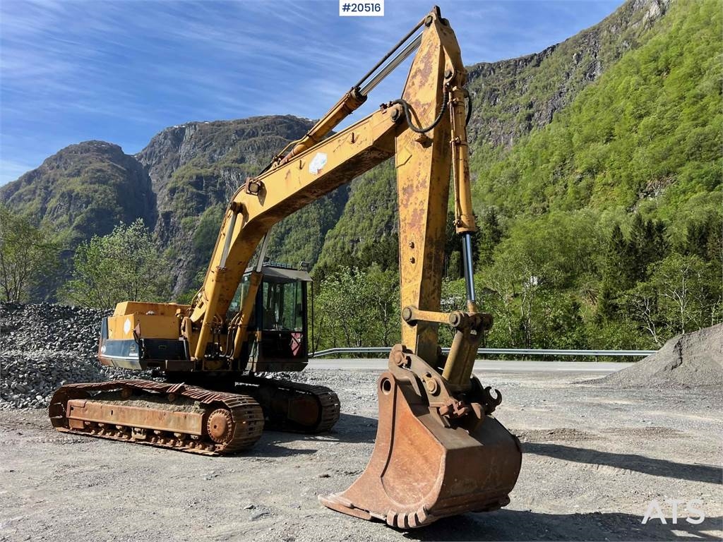 Komatsu PC200-3 Excavator W/ Toothed Bucket. WATCH VIDEO 1998 20516 PC200-3 Excavator W/ Toothed Bucket. WATCH VIDEO 1998 ...