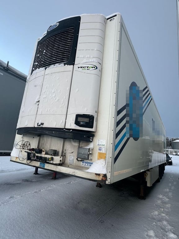 Schmitz Cargobull closed semi-trailer w/ Carrier aggregate and lift 2016 19366 Schmitz Cargobull closed semi-trailer w/ Ca...