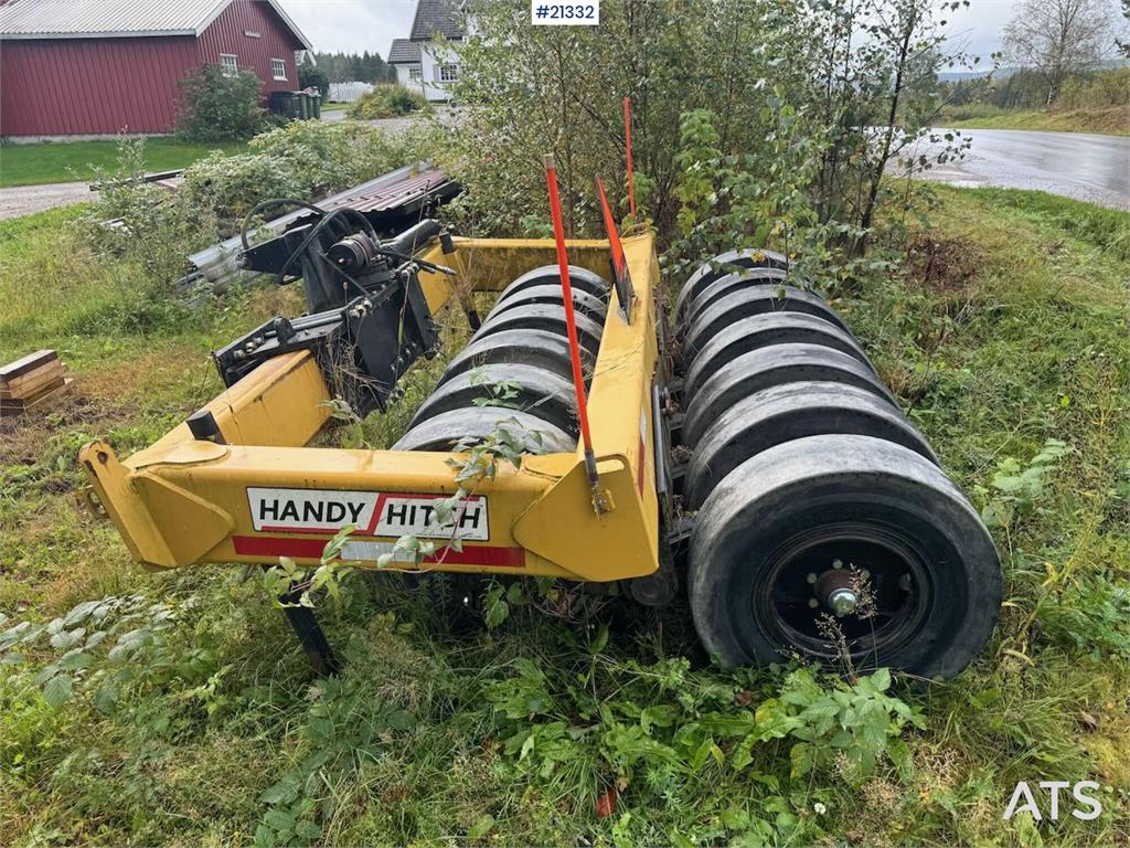 Hardi Hitch Rubber Roller. 21332 Hitch Rubber Roller. 1 image 2