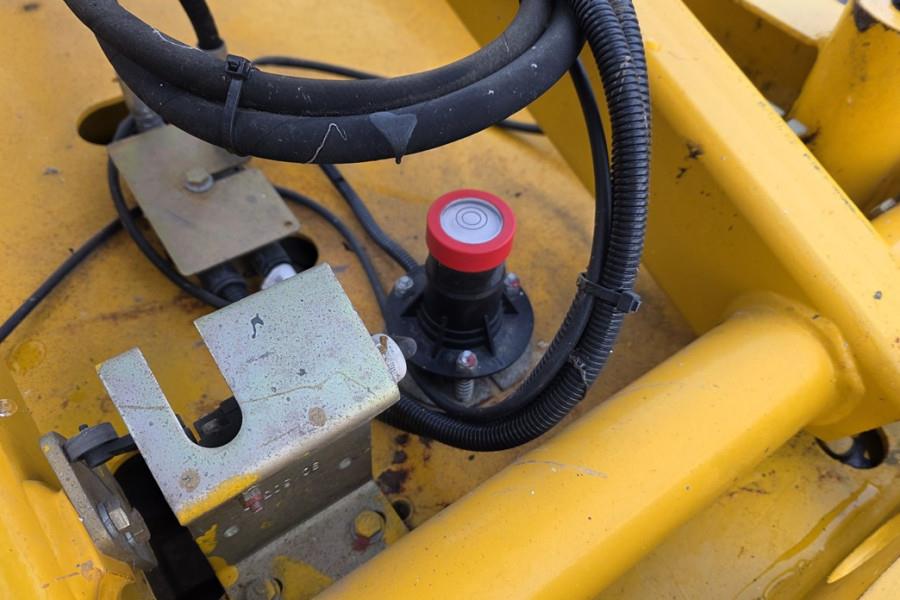 Haulotte Compact 8 Electric, 8.2m Working Height, 350kg Cap 2011 HAULOTTE - Compact 8 - 61869 Compact 8 Electric, 8.2m Wor...