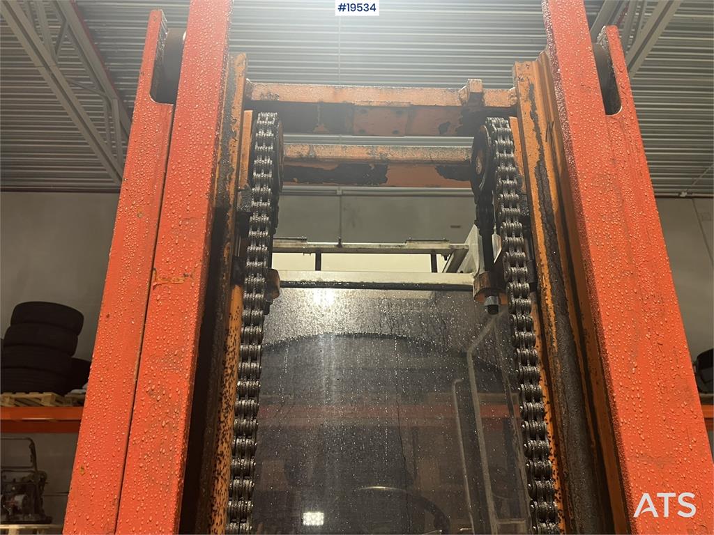 Toyota 02-3FD33 forklift WATCH VIDEO 2002 19534 02-3FD33 forklift WATCH VIDEO 2002 1 Forklift image 14
