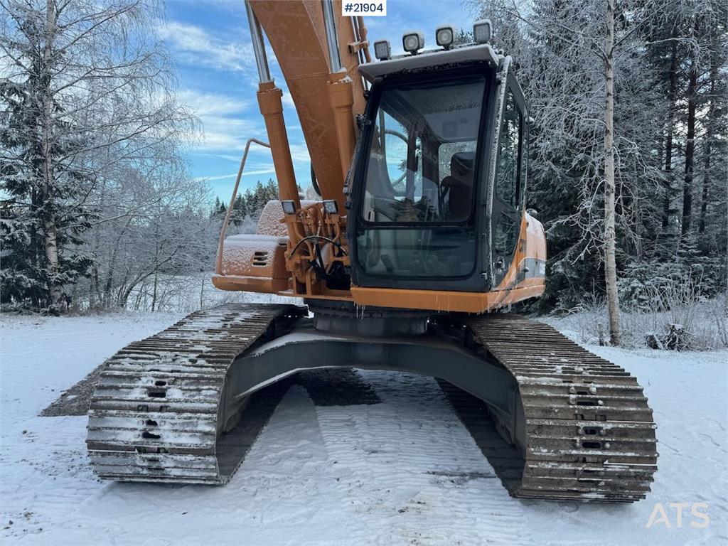 CASE CX210 Tracked Excavator w/ Grading Bucket WATCH VI 2001 21904 CX210 Tracked Excavator w/ Grading Bucket WATCH VI 2001...