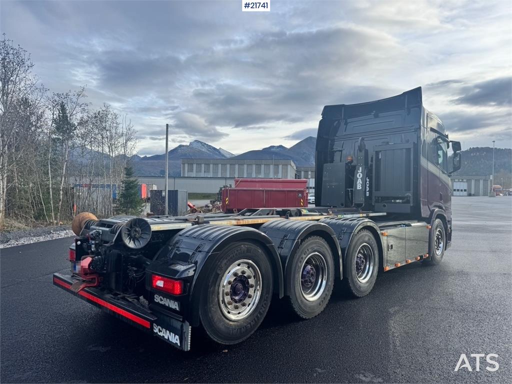 Scania R580 Tridem Hooklift w/ Crane hydraulics. Freshly 2018 21741 R580 Tridem Hooklift w/ Crane hydraulics. Freshly 2018...