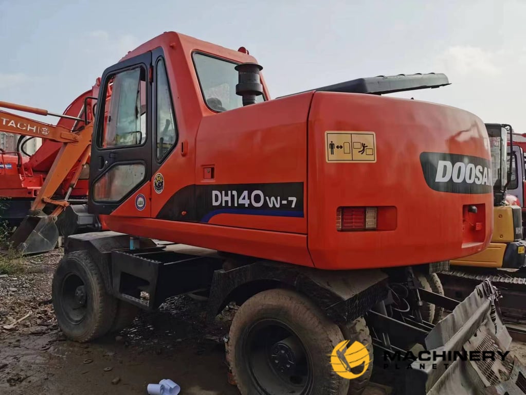 DOOSAN DH140W-7 Used Wheel Excavator Good Condition DH140W-7 2019 1 Wheeled Excavators image 3