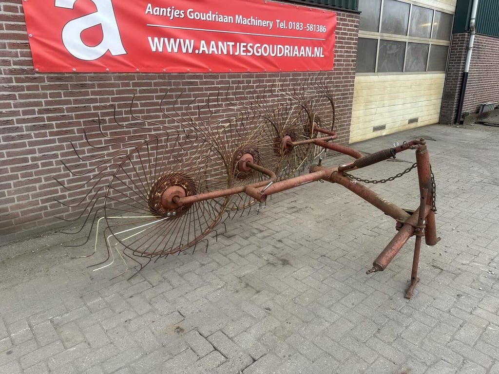 4 bords gedragen acrobaat - Gebruikt 12165 4 bords gedragen acrobaat - Gebruikt 1 image 3