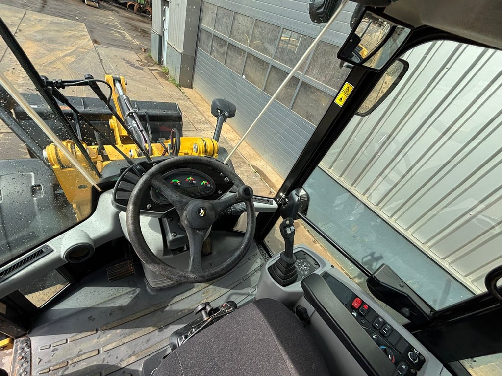 Caterpillar 908M 2022 00033447 908M 2022 1 image 12