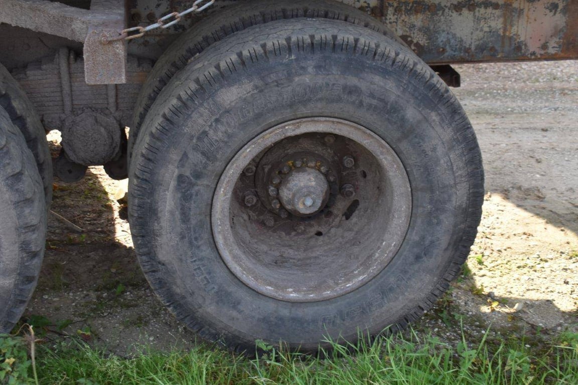 Lyonnet BL12 tipper trailer 1999 Lyonnet BL12 1999 1 image 12