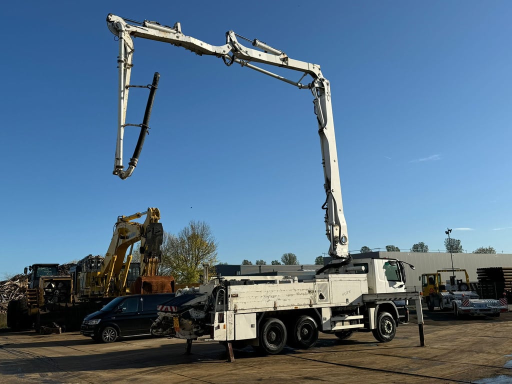 Heavy machinery product image - Image 10 of 15