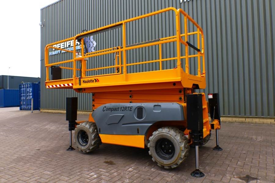 Haulotte Compact 12RTE Electric, 12m Working Height, 450kg 2011 HAULOTTE - Compact 12RTE - 63601 Compact 12RTE Electric, 1...