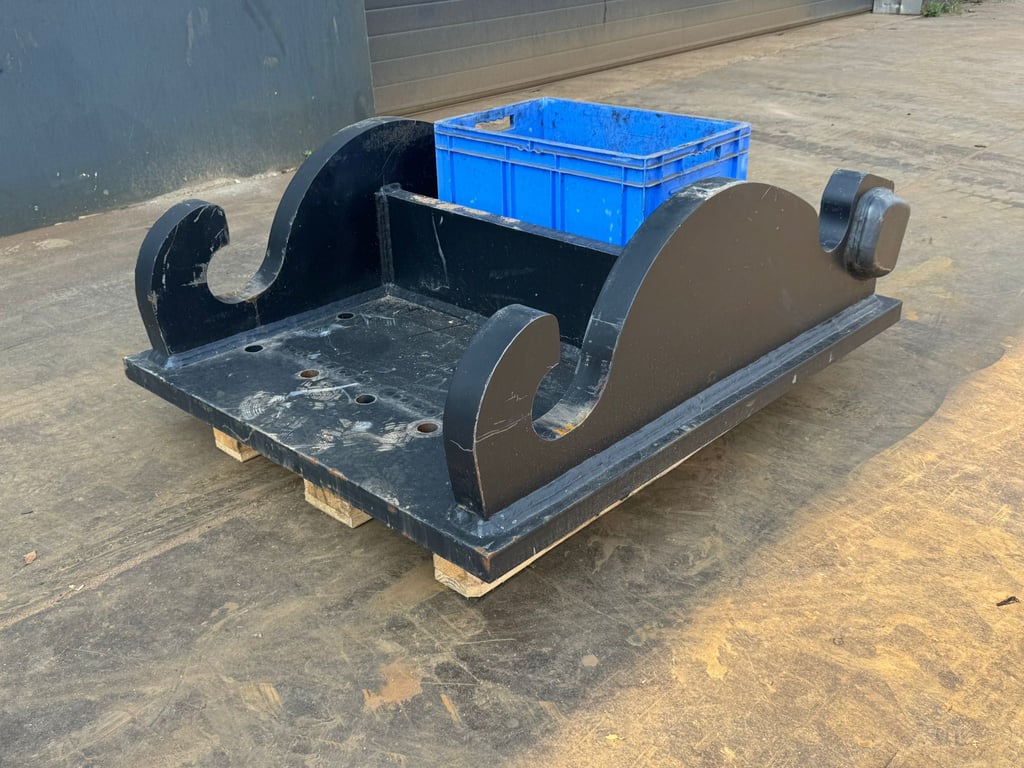 Caterpillar Caterpillar Plate CW70 2021 70001890 Caterpillar Plate CW70 2021 1 image 3