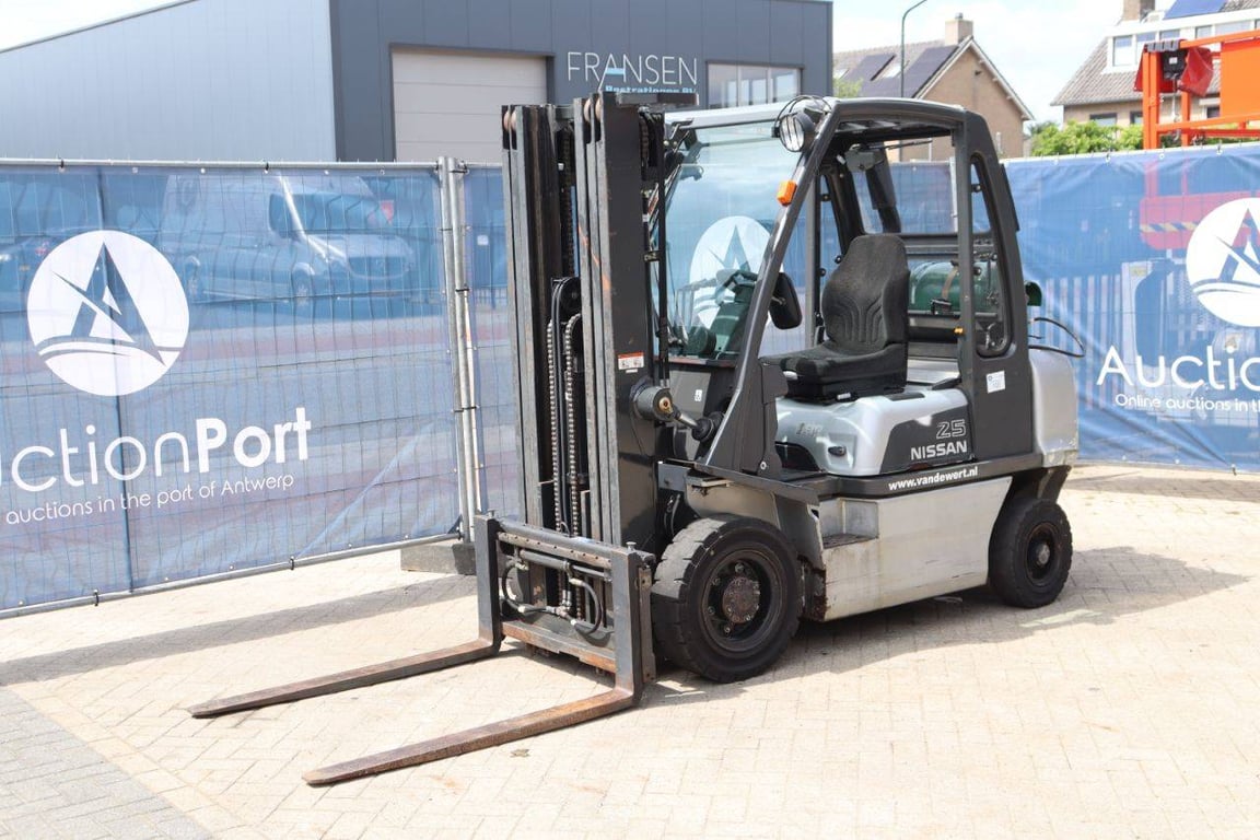 Forklift Nissan UD02A25PQ LPG 2500kg 4.75m 2005 2005 UD02A25PQ 2005 1 Forklift image 9