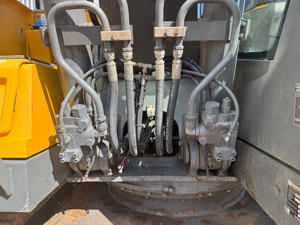 Volvo EC220EL 2016 00033554 EC220EL 2016 1 image 12