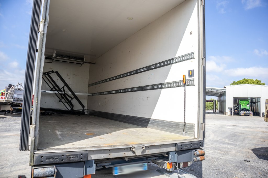 CHEREAU CHEREAU+CARRIER+DHOLLANDIA 2.5 T. 2017 E59605 Chereau CHEREAU+CARRIER+DHOLLANDIA 2.5 T. 2017 1 image 6