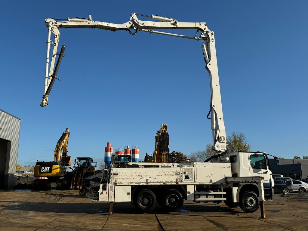 Heavy machinery product image - Image 8 of 15