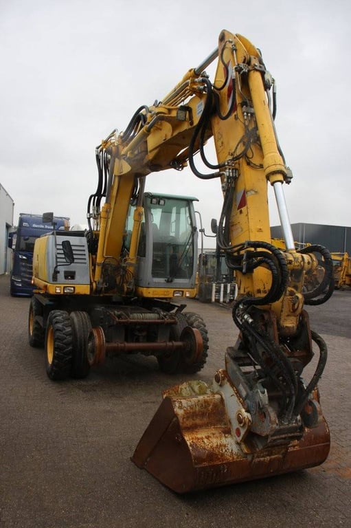 Wheel excavator New Holland MH5 Plus Diesel 2008 2008 MH5 Plus 2008 1 Wheel Loaders image 6