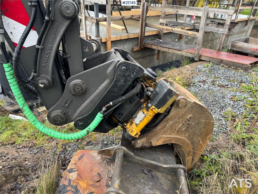 Volvo ECR58D Tracked Excavator with Tilt and Bucket 2018 21745 ECR58D Tracked Excavator with Tilt and Bucket 2018 1 Crawle...