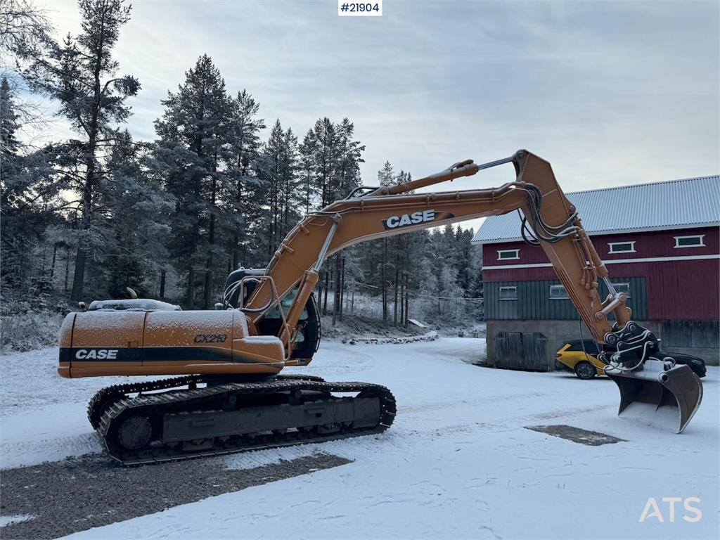 CASE CX210 Tracked Excavator w/ Grading Bucket WATCH VI 2001 21904 CX210 Tracked Excavator w/ Grading Bucket WATCH VI 2001...