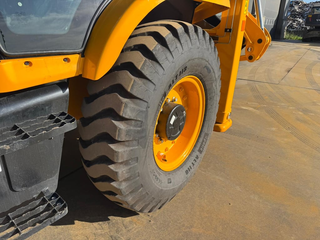 JCB 3DX 4x4 Super with extendable boom 2025 00033287 3DX 4x4 Super with extendable boom 2025 0 image 13