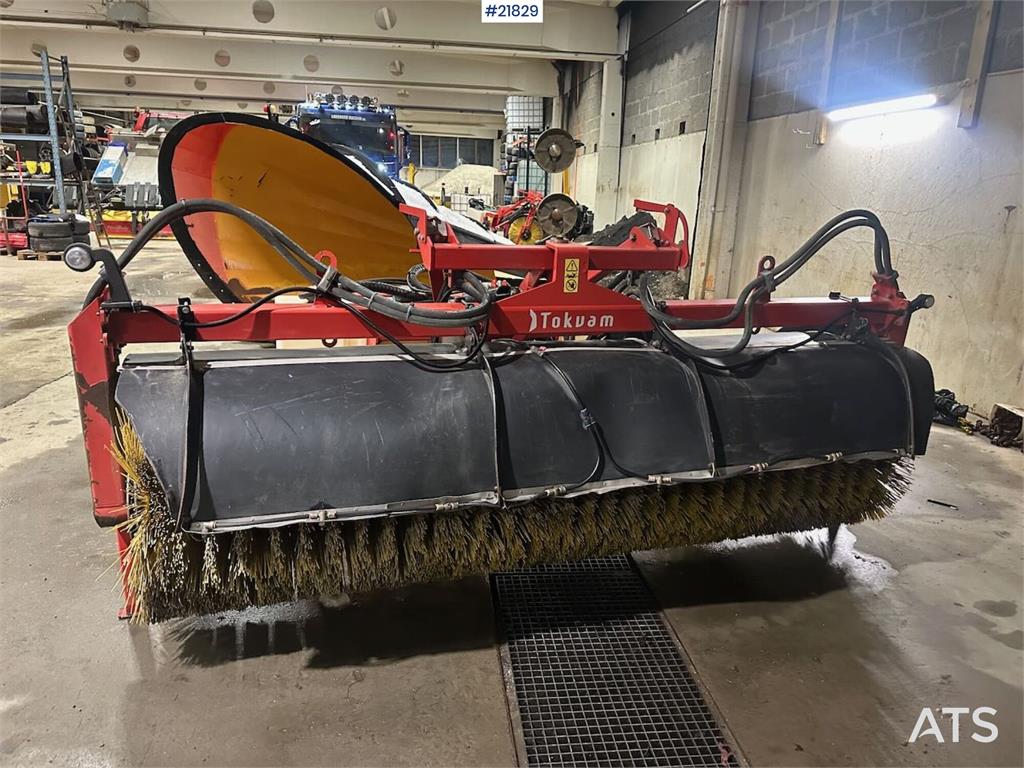Tokvam FK broom with wheel loader attachment or tractor a 21829 Tokvam FK broom with wheel loader attachment or tractor a ...
