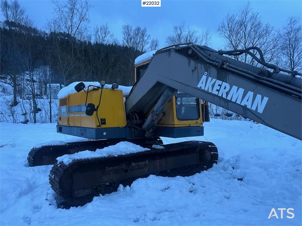 Åkerman EC200 excavator with 2 buckets. SEE VIDEO. 1996 22032 Akerman EC200 excavator with 2 buckets. SEE VIDEO. 1996 1 Cr...