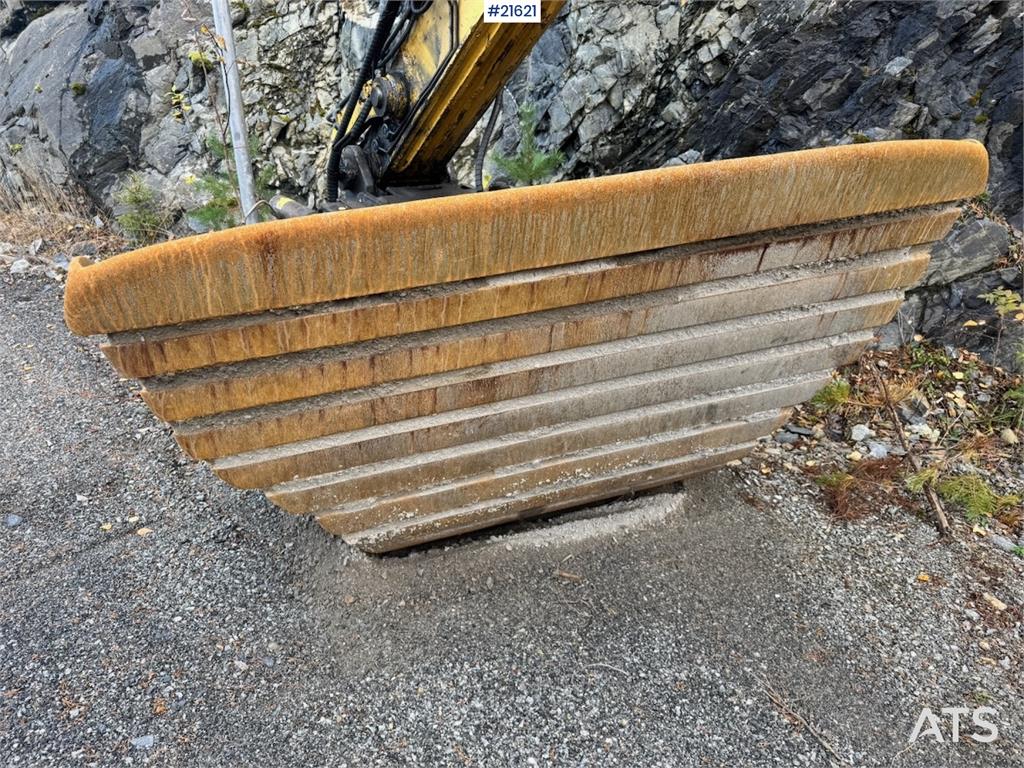 Heavy machinery product image - Image 15 of 15