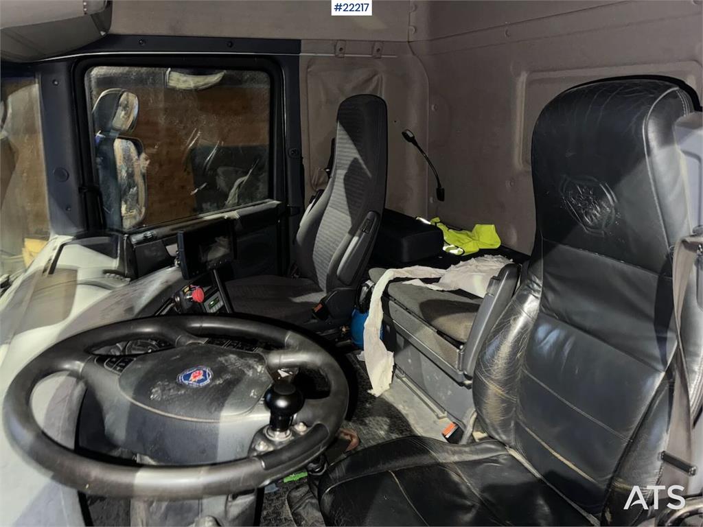 Scania R580 snow-prepared tridem hook loader with Joab ho 2005 22217 R580 snow-prepared tridem hook loader with Joab ho 20...