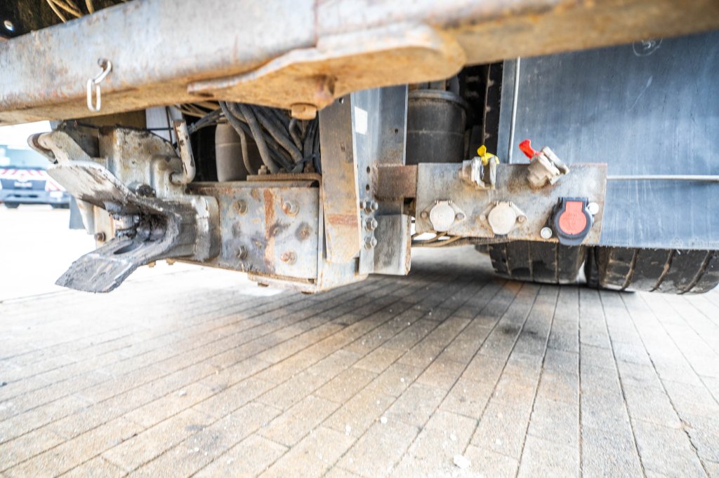 RENAULT LANDER 460 DXI -6X2+10 pneus/tires+INTARDER 2011 E63452 Renault LANDER 460 DXI -6X2+10 pneus/tires+INTARDER 2011 1...