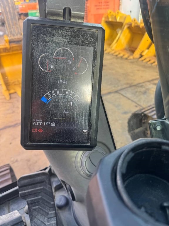 Volvo EC 250 EL 2015 5434 EC 250 EL 2015 1 Crawler Excavators image 11