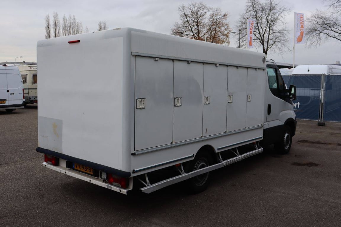 Iveco Daily 35S12 Diesel Box Truck 2016 2016 Daily 35S12 2016 1 image 4