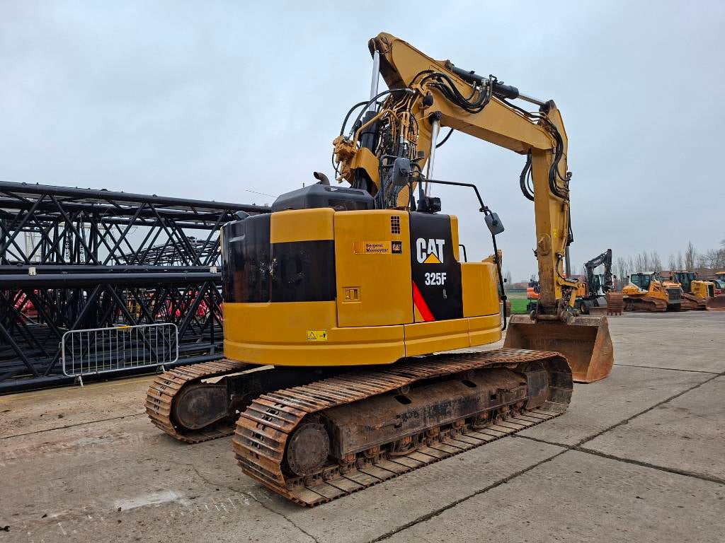 CAT 325FL CR (With Trimble 3D GPS) 2016 ATR-2173 325FL CR (With Trimble 3D GPS) 2016 1 Crawler Excavators image 5