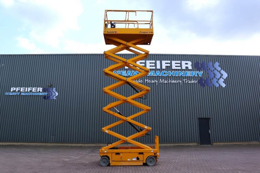 Haulotte Compact 14 Electric, 14m Working Height, 350kg Cap 2016 HAULOTTE - Compact 14 - 63053 Compact 14 Electric, 14m Wo...