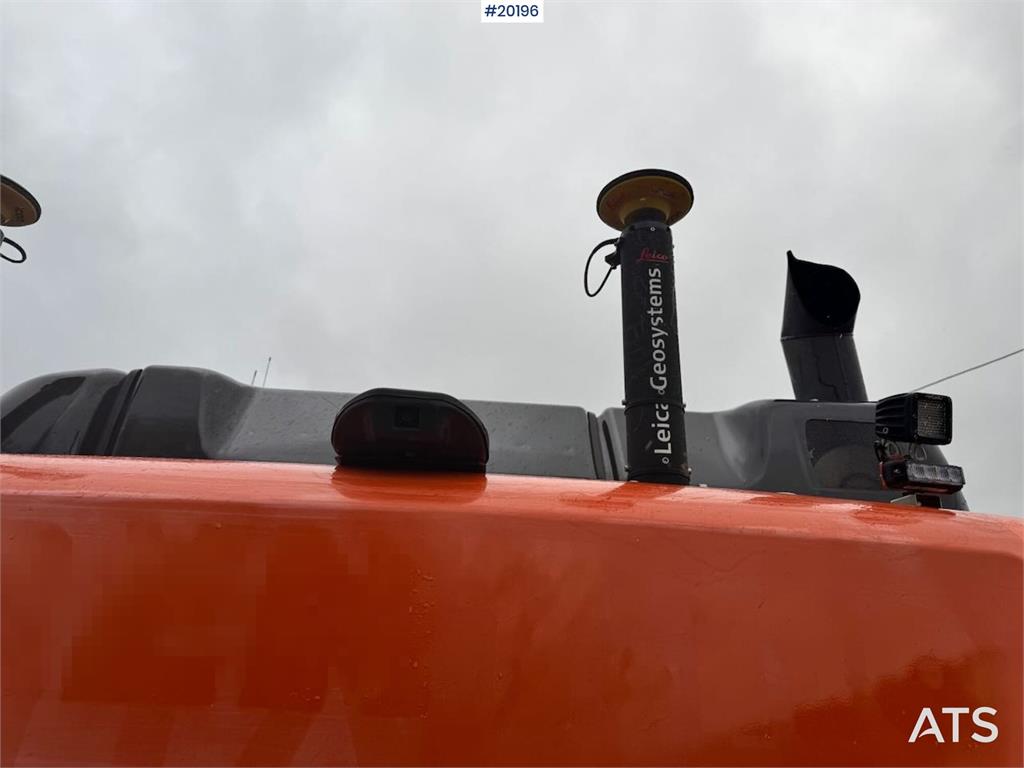 Hitachi ZX190LC-6 Tracked excavator w/ 2 buckets, tilt and 2019 20196 ZX190LC-6 Tracked excavator w/ 2 buckets, tilt and 2...