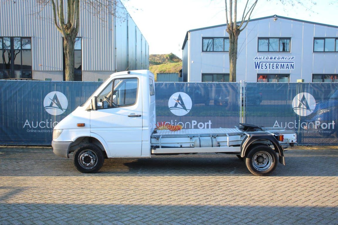 Mercedes-Benz 904.6 Diesel 129 hp 2006 semi-trailer tractor 2006 904.6 2006 1 image 2