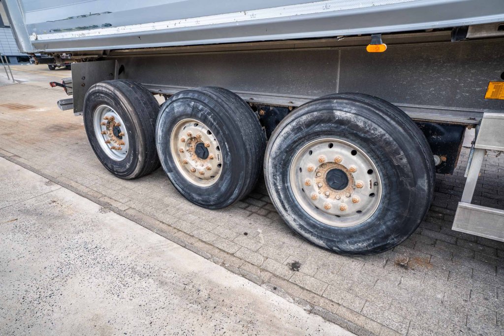 BENALU C39C17-ALU + BACHE - 30m3 2017 E64535 Benalu C39C17-ALU + BACHE - 30m3 2017 1 image 11