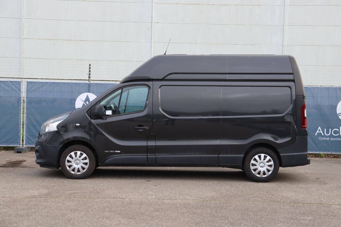 Renault Trafic Diesel 2016 Van 2016 Renault Trafic 2016 1 image 2