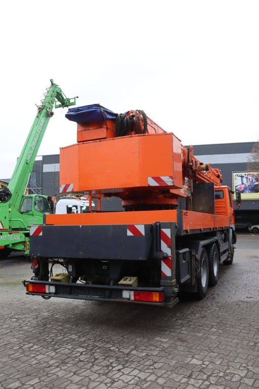 Crane truck MAN 26.364 6x4 Diesel 2002 2002 26.364 6x4 2002 1 Crane trucks image 4