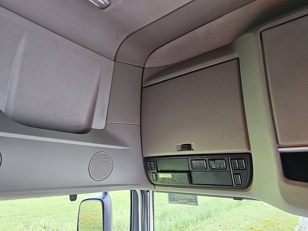 Heavy machinery product image - Image 10 of 16