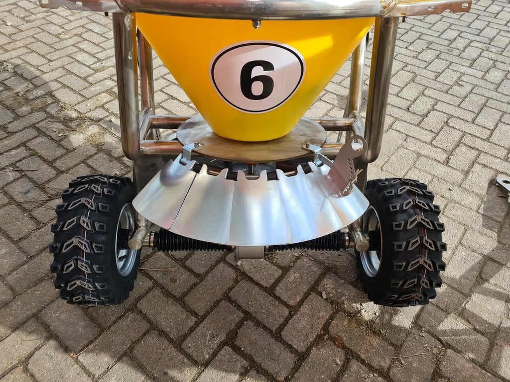 Zoutstrooier SW 300 met PE-bak 2021 8644 Zoutstrooier SW 300 met PE-bak 2021 0 image 4