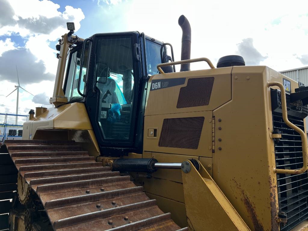 CAT D6N LGP 2016 208862 D6N LGP 2016 1 Dozers image 9