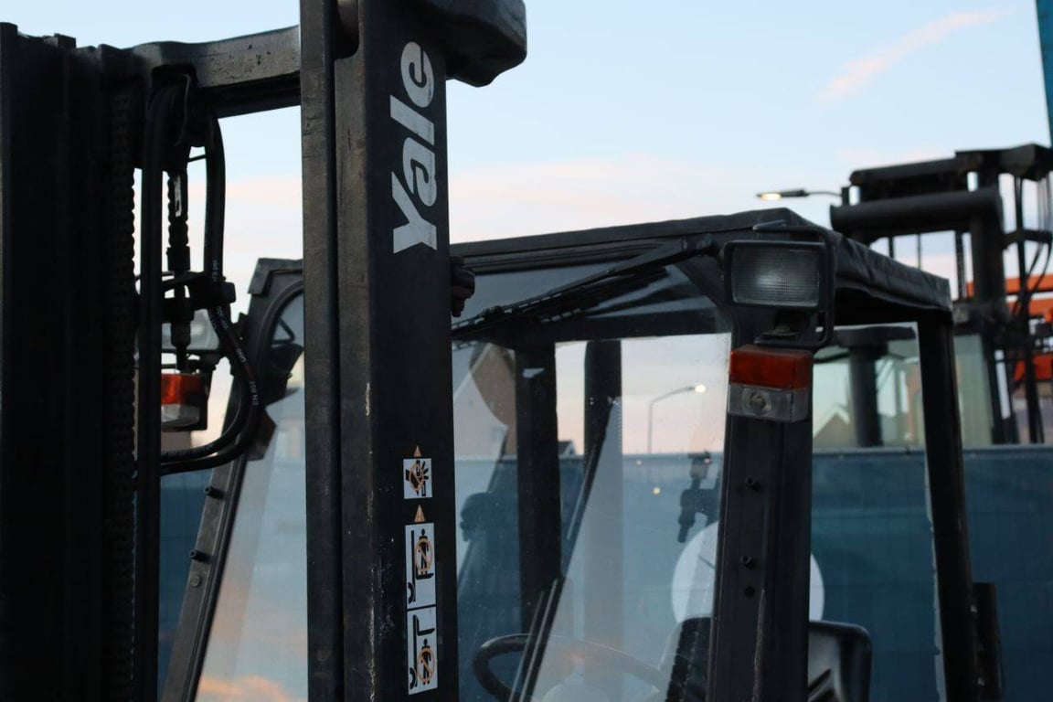 Forklift Yale GDP25TF Diesel 2340kg 1998 1998 GDP25TF 1998 1 Forklift image 13